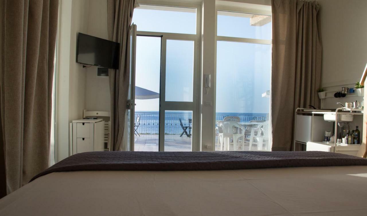 Appartamento In Villa Agnese Aci Trezza Exteriör bild