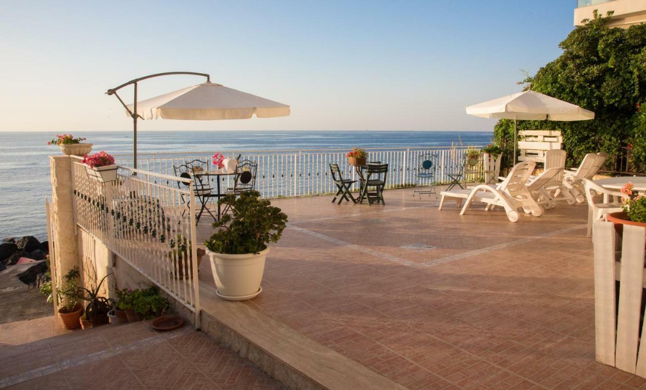 Appartamento In Villa Agnese Aci Trezza Exteriör bild