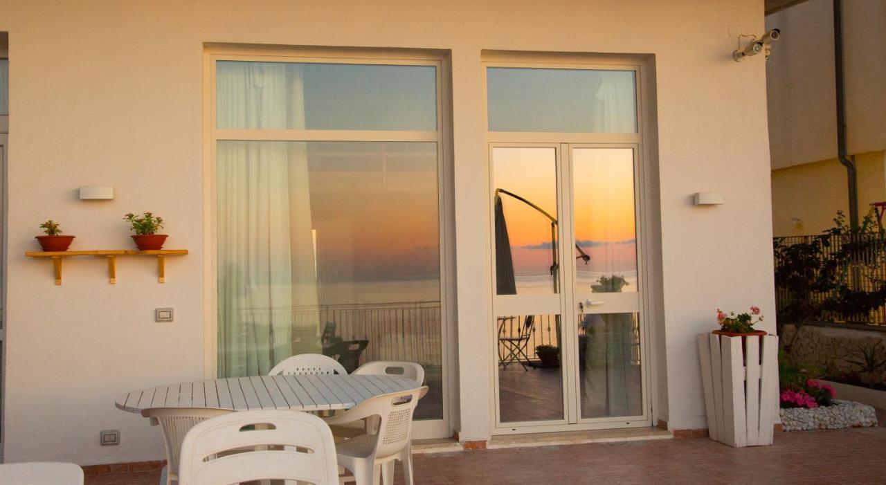 Appartamento In Villa Agnese Aci Trezza Exteriör bild