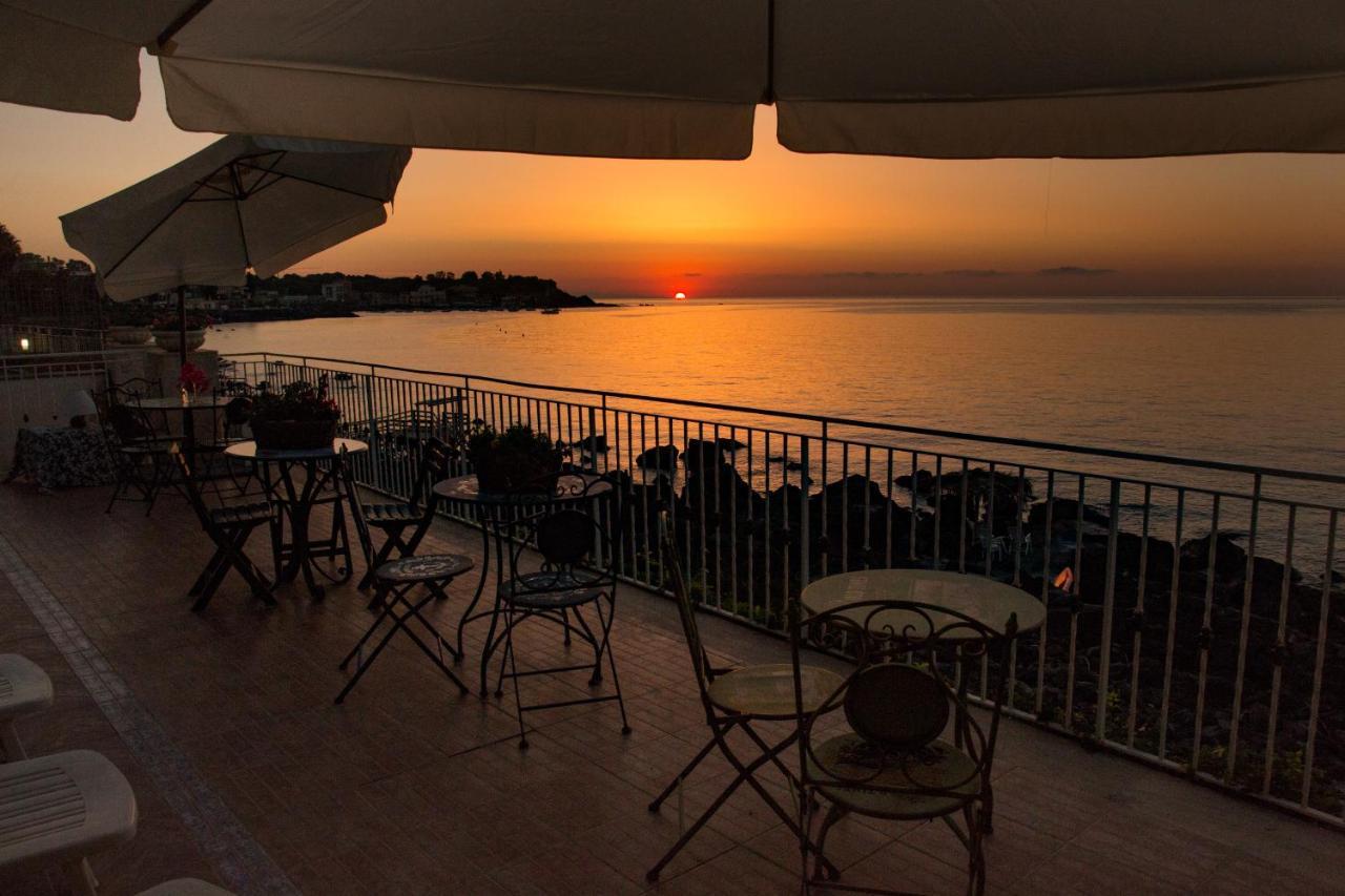 Appartamento In Villa Agnese Aci Trezza Exteriör bild
